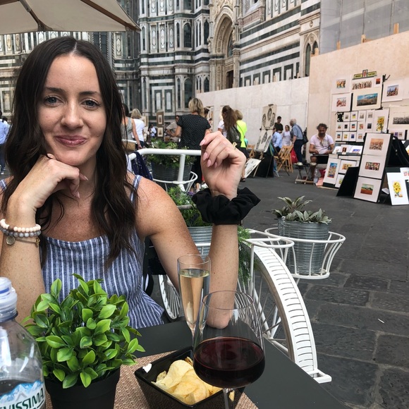 Meet your Posher, Lindsay - Picture 2 of 3